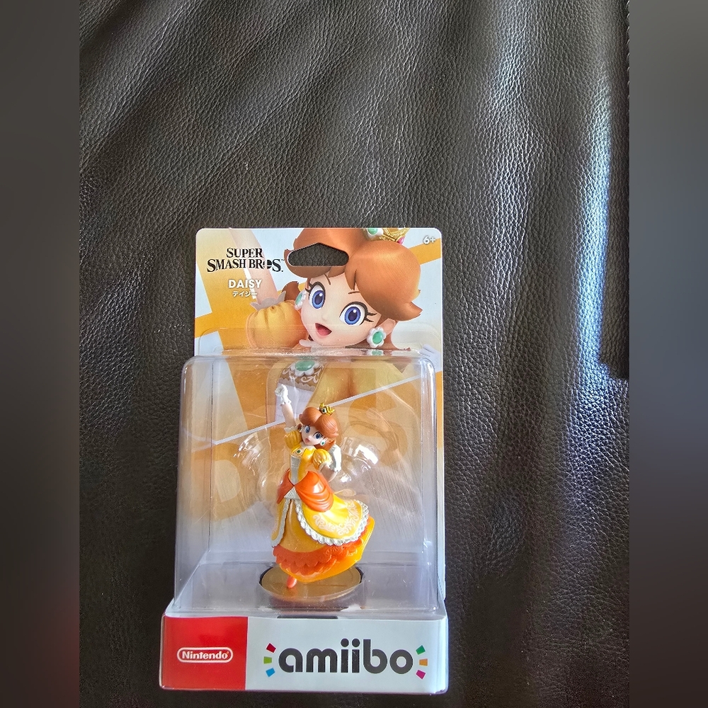 Super Smash Bros Daisy Amiibo Figure